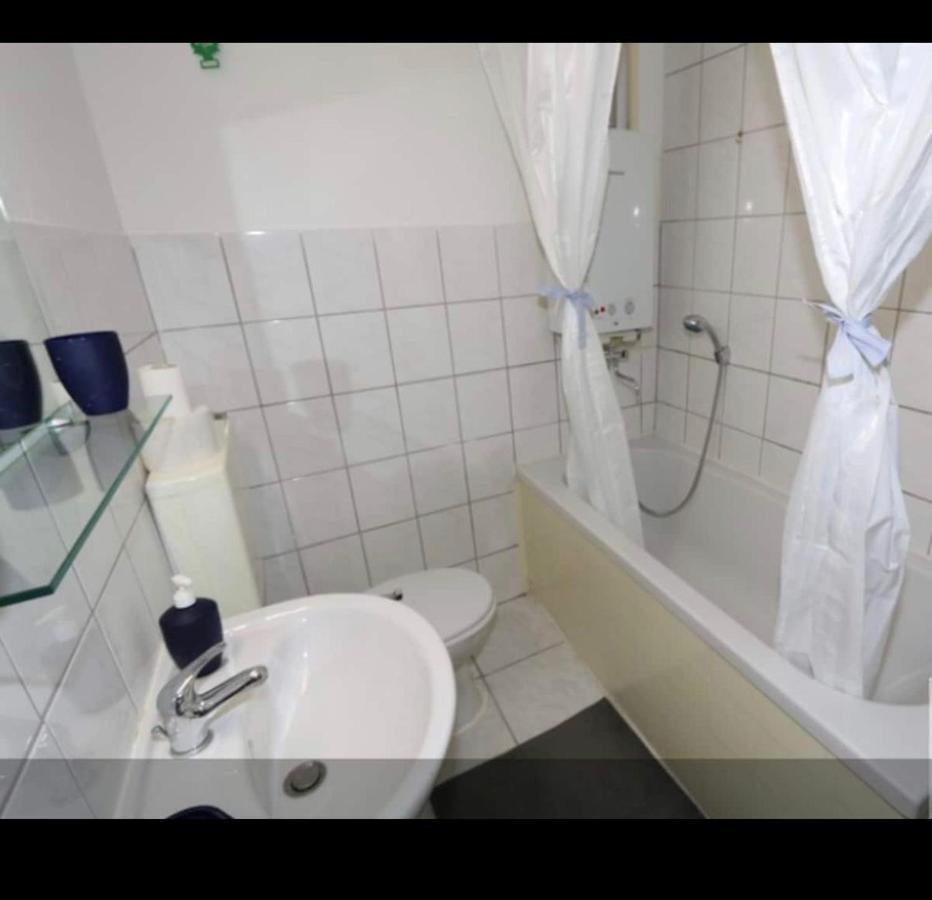 Charmante 2 Apartment