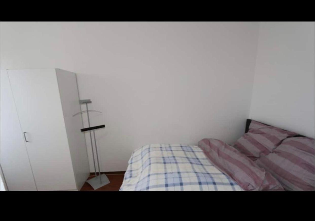 Apartment Charmante 2 *